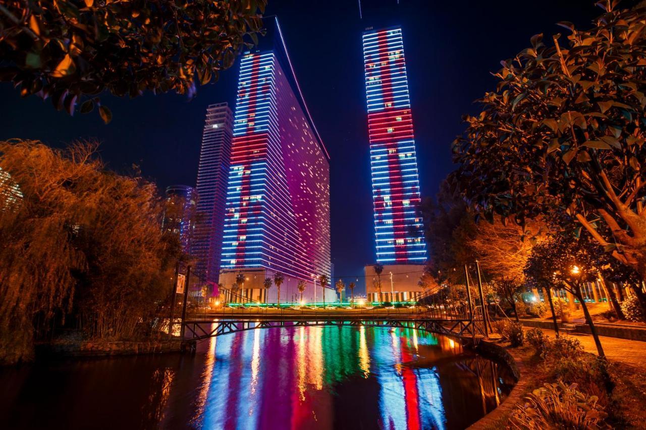 Panorama Orbi City Center Suite Sea View Batumi Kültér fotó