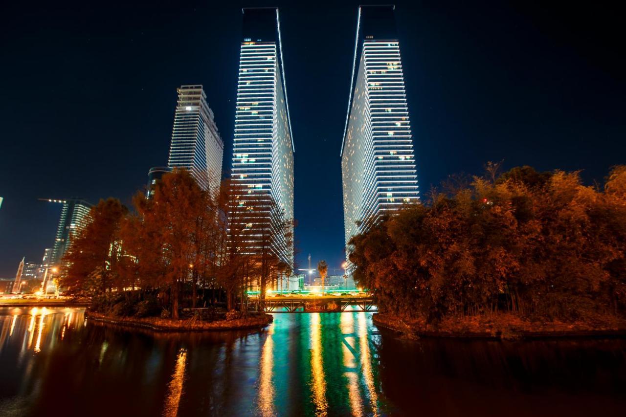 Panorama Orbi City Center Suite Sea View Batumi Kültér fotó